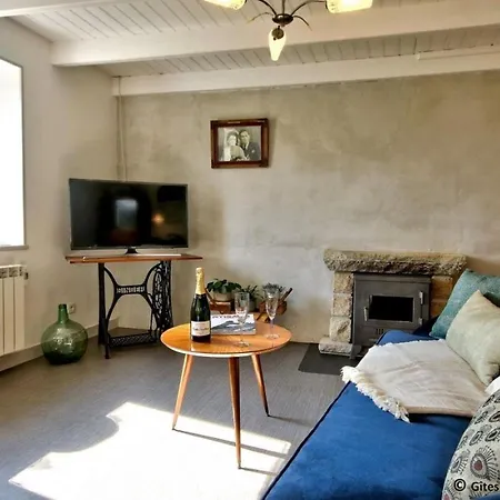 Le Pied A Terre *